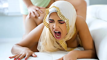 Persuading my hijab-clad partner for sex despite cultural restrictions: Arablust